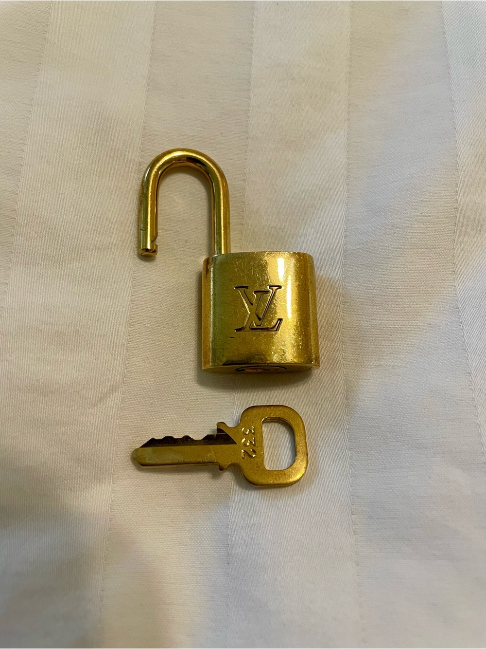 Louis Vuitton #332 Gold-tone Lock and Key with LV Monogram - Picture 2 of 5